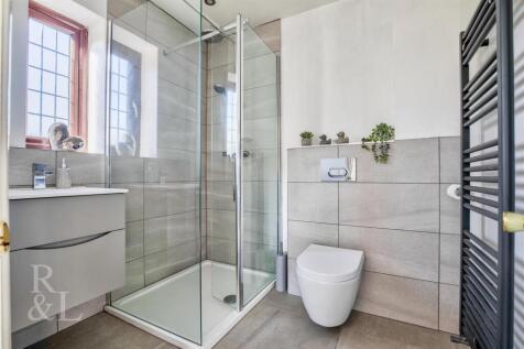 5 Killerton Park Drive (16).jpg