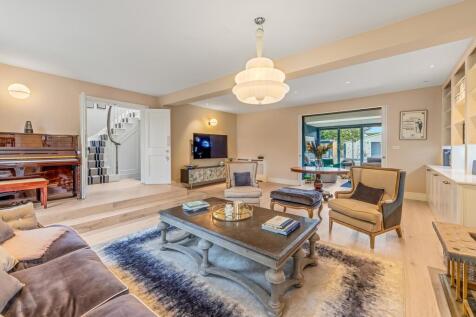 25 Trafalgar Road...
