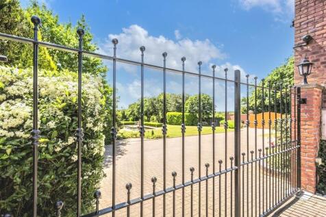 View Across Driveway And Front Garden.jpeg