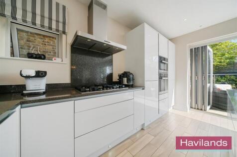 Wellston Crescent-7.jpg