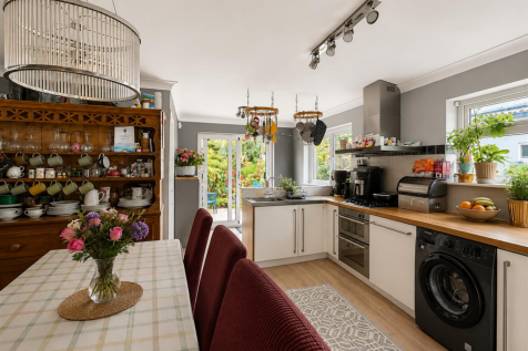 Kitchen2.png