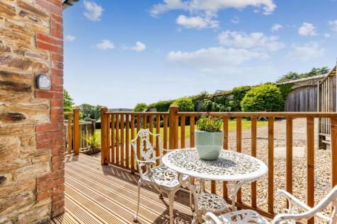 4 Dining Deck