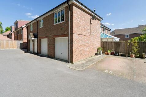 Garage & Parking Space