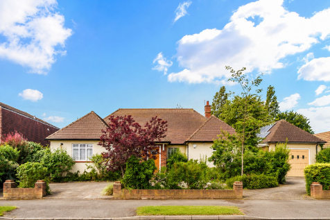 Kingsmead Avenue, Worcester Park - KT4 8XB