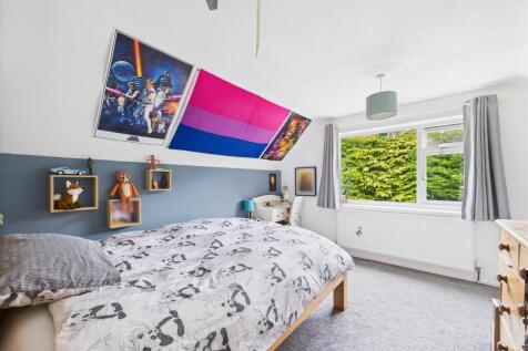 CAM01354G0-PR0516-STILL014