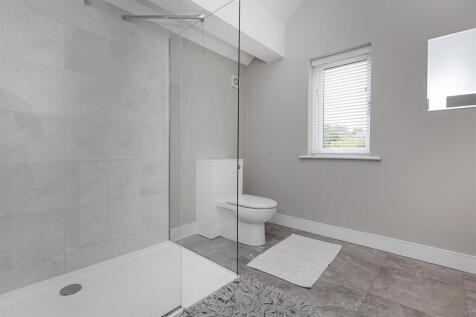 Jack-and-Jill En Suite