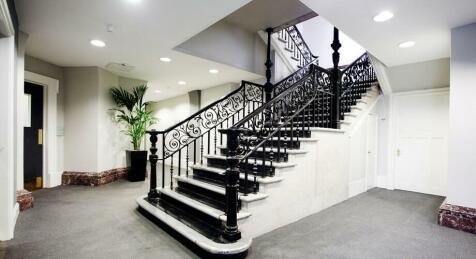 Feature Staircase
