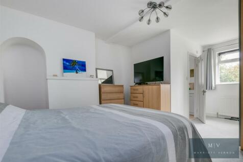 Star Lane 7 MV-6.jpg