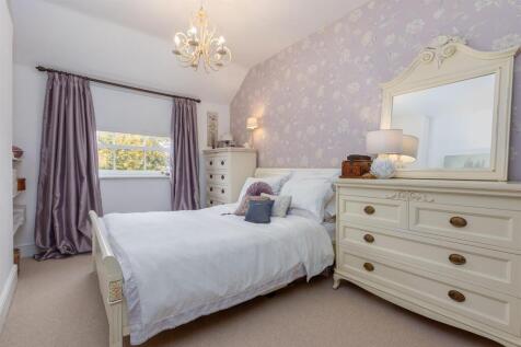 White Swan, 49 High Street