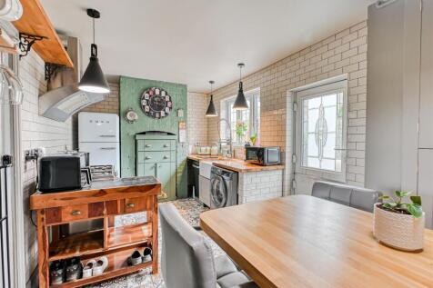10 Bernards Hill-06.jpg