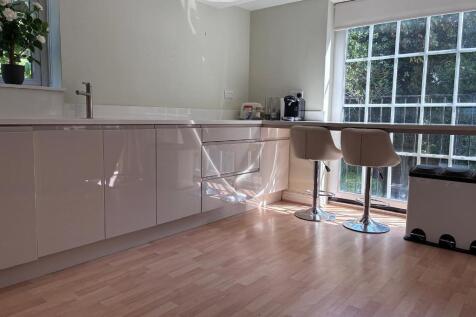 Kitchen/Breakfast bar