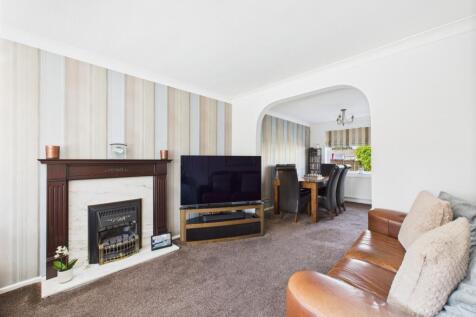 CAM03729G0-PR0064-STILL009