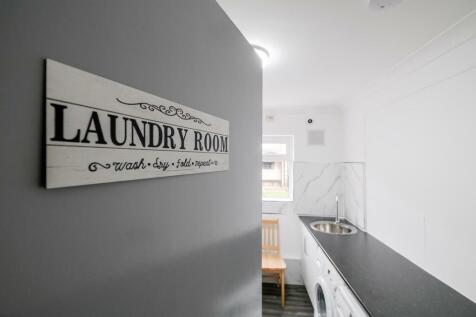 Studio 4, 84 Elphinstone Road-34_web.jpg