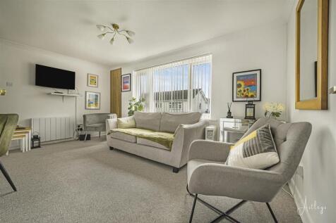 Living Room/Kitchen