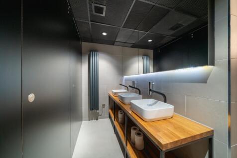 Schroders_The Tun_A7R1976.jpg