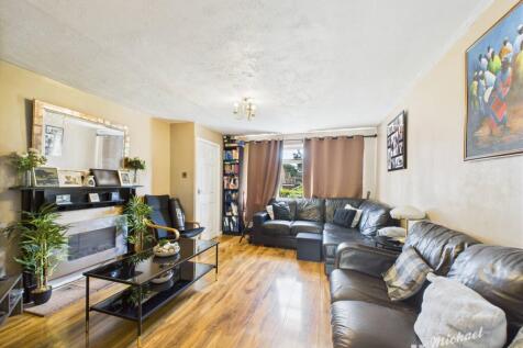 CAM02773G0-PR0325-STILL004