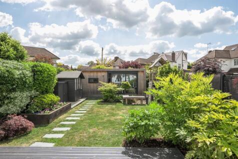 16 Craddocks front view of garden room.jpg