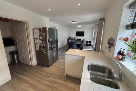 Superb Living Dining Kitchen