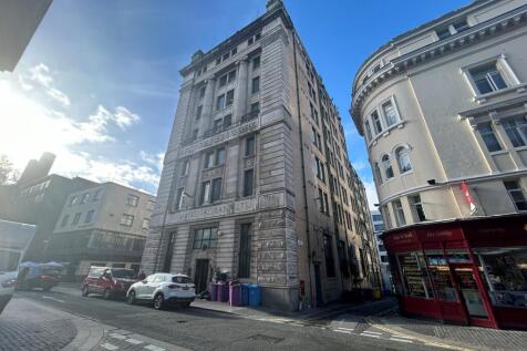 ** Zero Deposit Guarantee Available **
Available Now! This furnished, upper floor, two bedroom apartment is now available to move in. With spacious bedrooms and all white goods included, this property