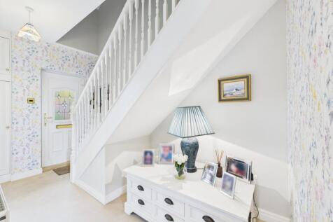 CAM03162G0-PR0352-STILL022