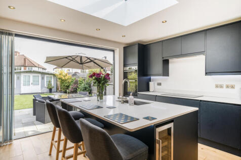 1342616-5-68a4ba3...