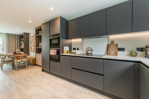 North Gate Park Plot 2 The Ash SH Kitchen To us...