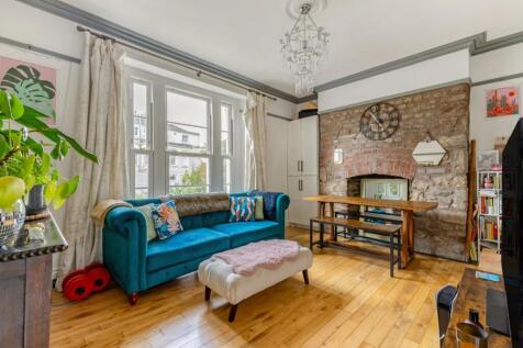 Sitting/Dining Room