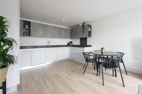 Forest Road, E11
