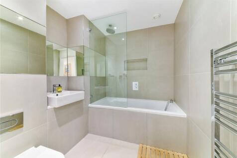 Brinkleys are please to present this beautifully finished one-bedroom luxury apartment, perfectly situated in the sought-after Filaments development. Located on the eighth floor, this impressive home