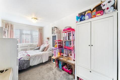 Lakeside View-Bedroom 3