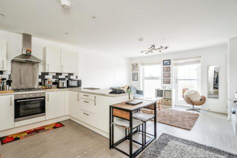 Lounge / Kitchen