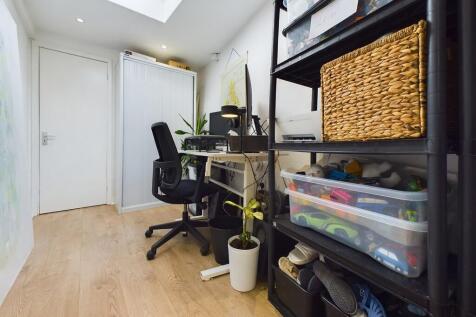 CAM02854G0-PR0318...