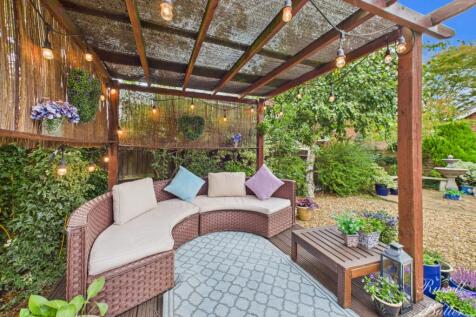 CAM01995G0-PR0365-STILL026