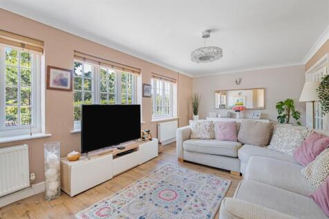 Living Room_.jpg