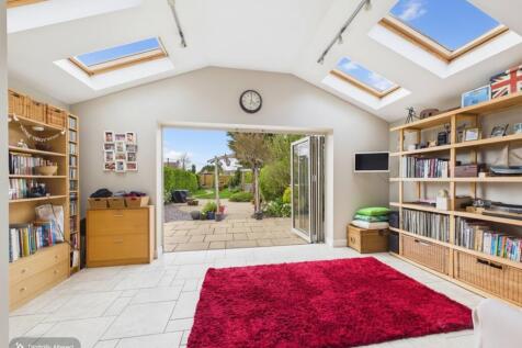 Sun Room- Mark Stephens EweMove Newmarket and Soha