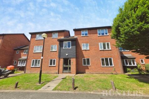 AVAILABLE IMMEDIATELY, UNFURNISHED - Hunters are delighted to offer this one bedroom, second (top) floor, purpose built flat with allocated parking. Situated close to Mitcham Eastfields train station,