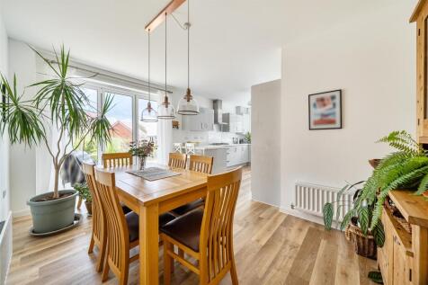 Open plan kitchen diner