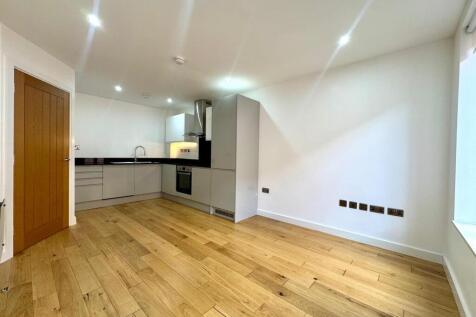 Living room pic 2.jpeg