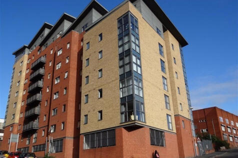 This great sized one bedroom apartment is situated in the Green Quarter and is only five minutes' walk to the City Centre. This property is furnished and the decor is modern and neutral and given the