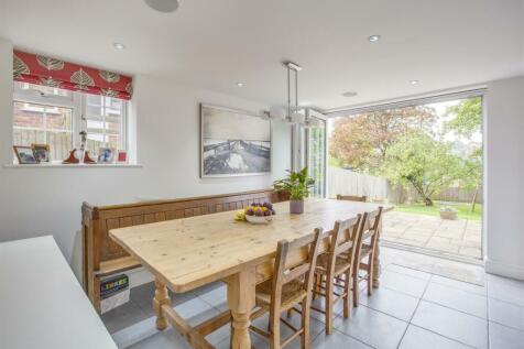 33 Hampden Road, HP13 6SZ-14.jpg