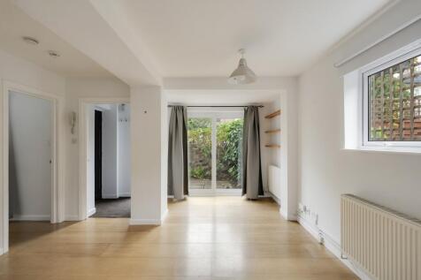 **VIDEO TOUR AVAILABLE** PRIVATE PARKING AND PATIO GARDEN. Conveniently situated one bedroom unfurnished flat with its own entrance.