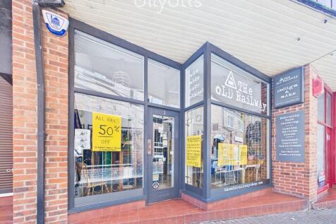 Retail Property (high street) to rent in bridlington