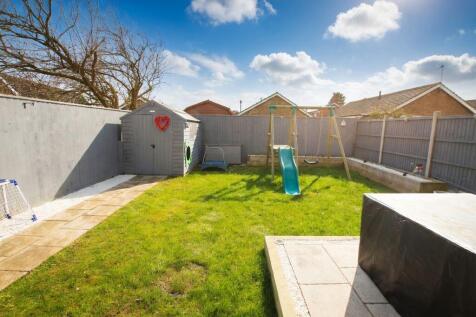 Rear garden photo 2