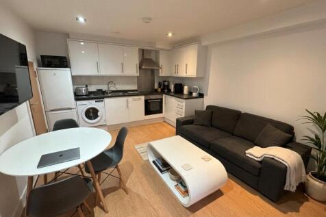 3 Bedroom House in BS8 1FF