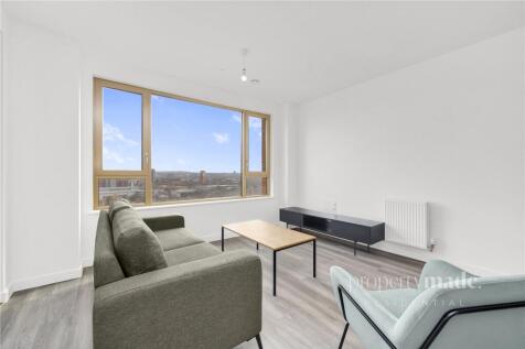 Propertymade Residential are delighted to present this stunning one-bedroom apartment set on a high floor within the brand-new Bermondsey Heights development, SE15. This beautifully finished home comb