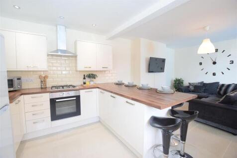 6 Bedroom Terraced in LN1 1PR