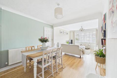 Dining Room- Mark Stephens EweMove Newmarket and S