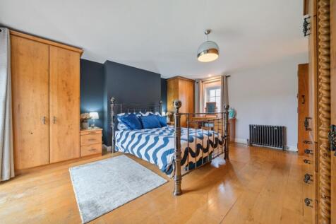 -68ee4ad62ceec-l-1360380-70-68e944179e06c-ARW-1