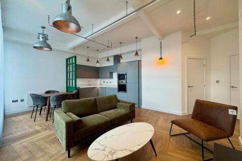 Lounge pic 1.jpeg