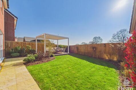 SHOW HOME
